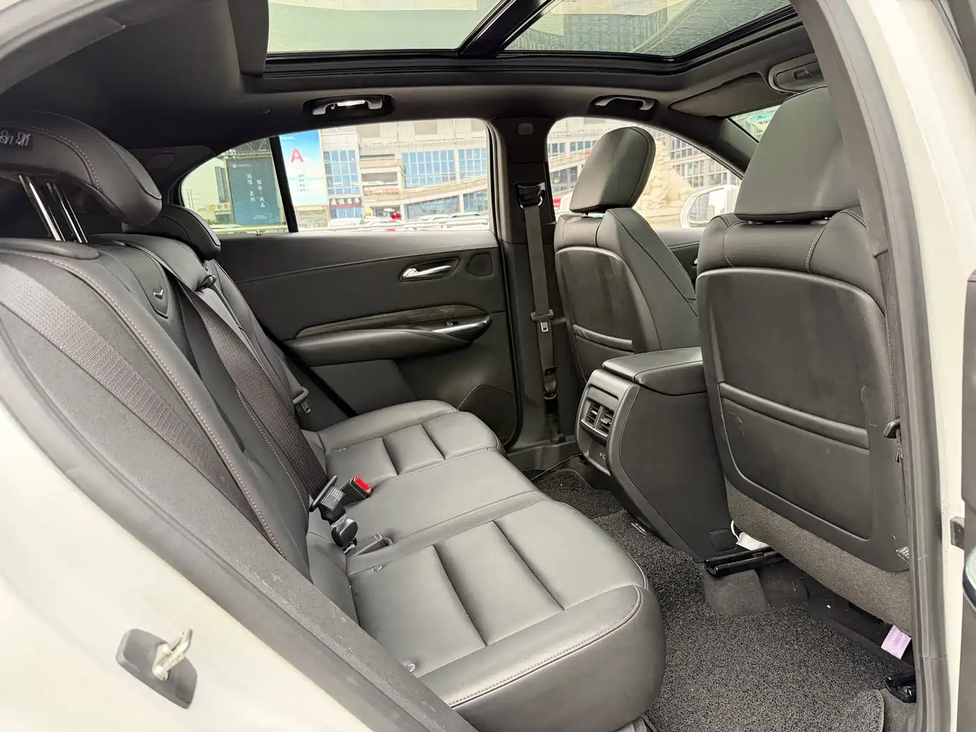 Фото 17 - Cadillac XT4