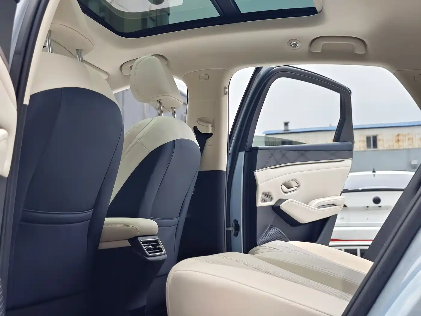 BYD Qin L 2024 DM-i 120KM Superior Edition фото 14
