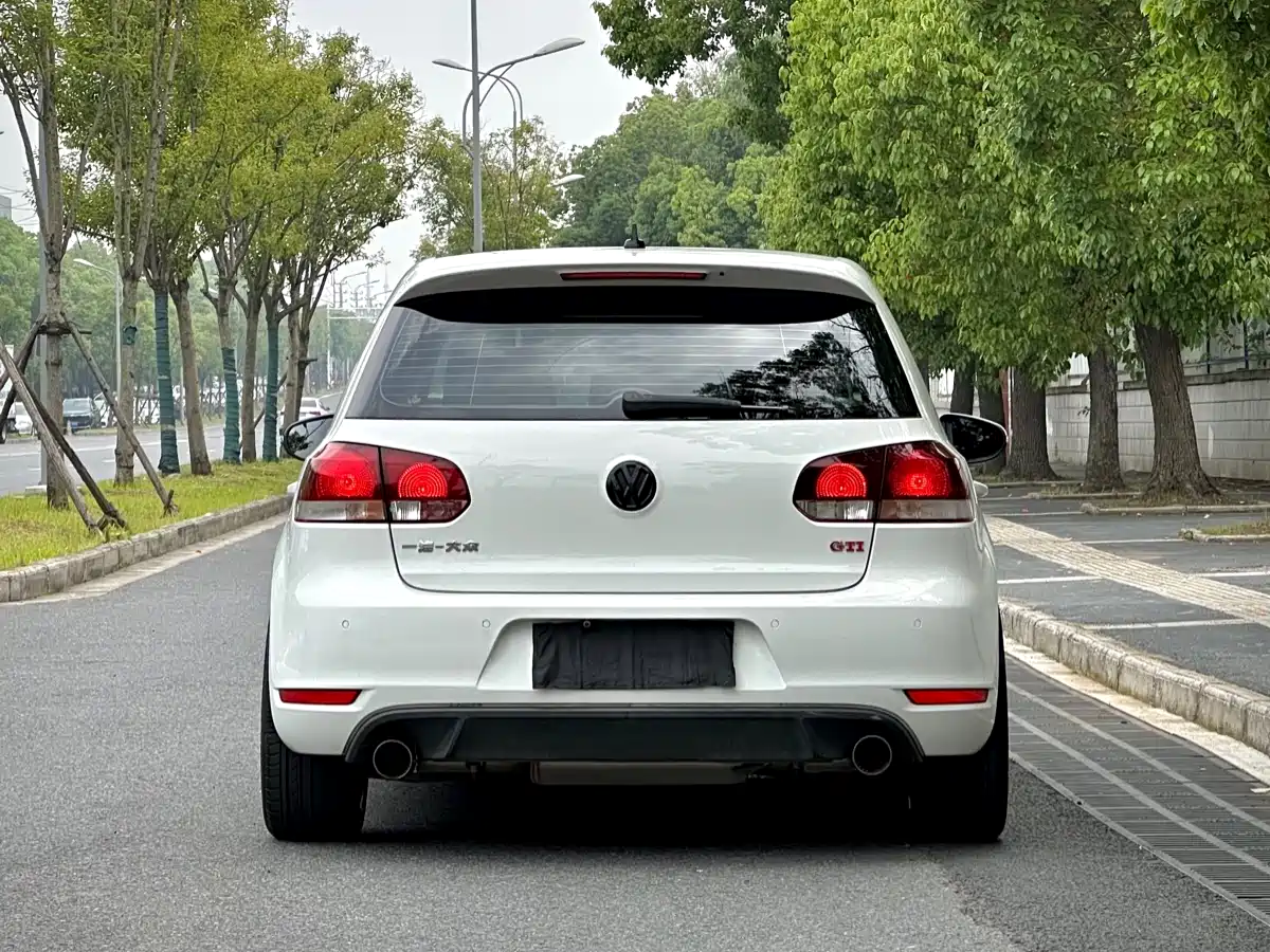 Volkswagen Golf GTI 2012 2.0TSI GTI фото 8