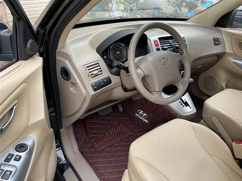 Hyundai Tucson 2013 2.0L Automatic 2WD Comfort фото 4