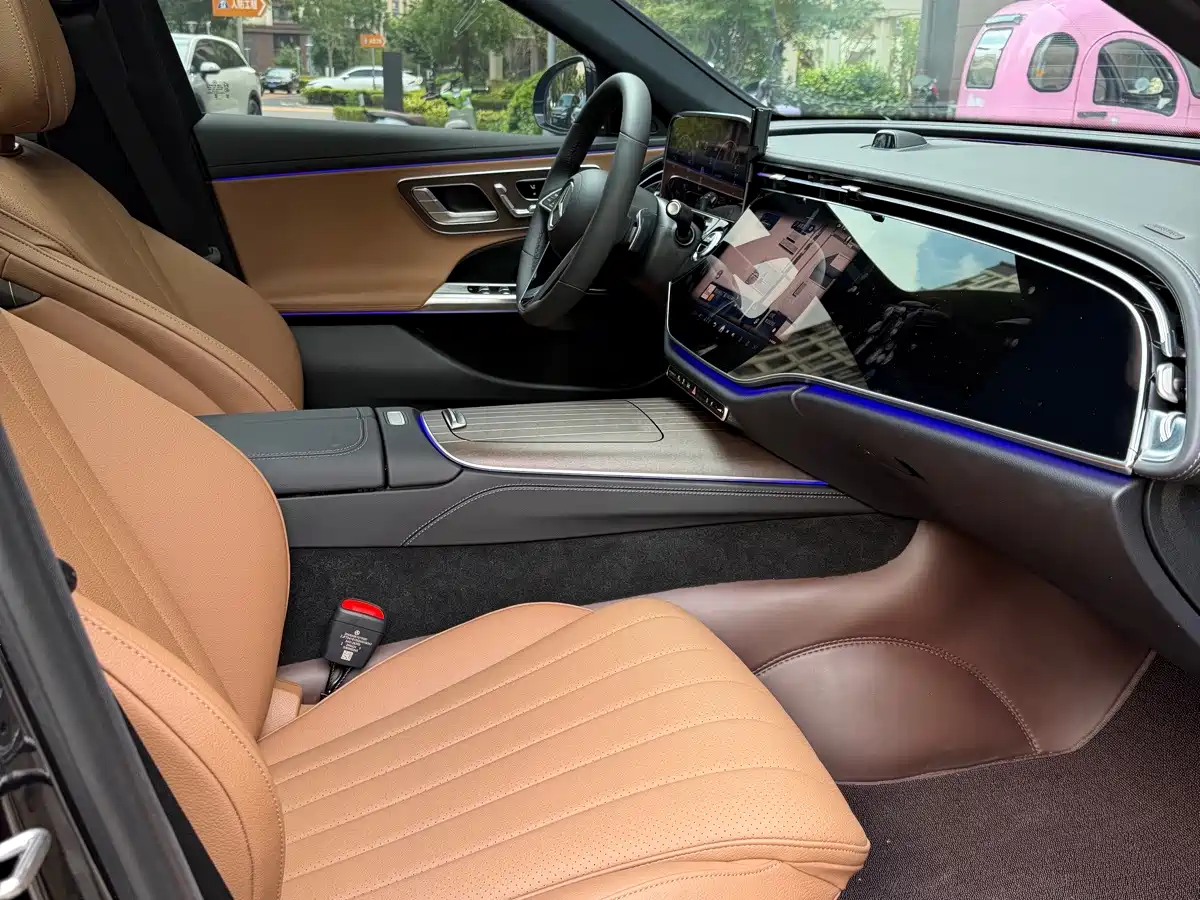 Mercedes-Benz E-Class, миниатюра 4