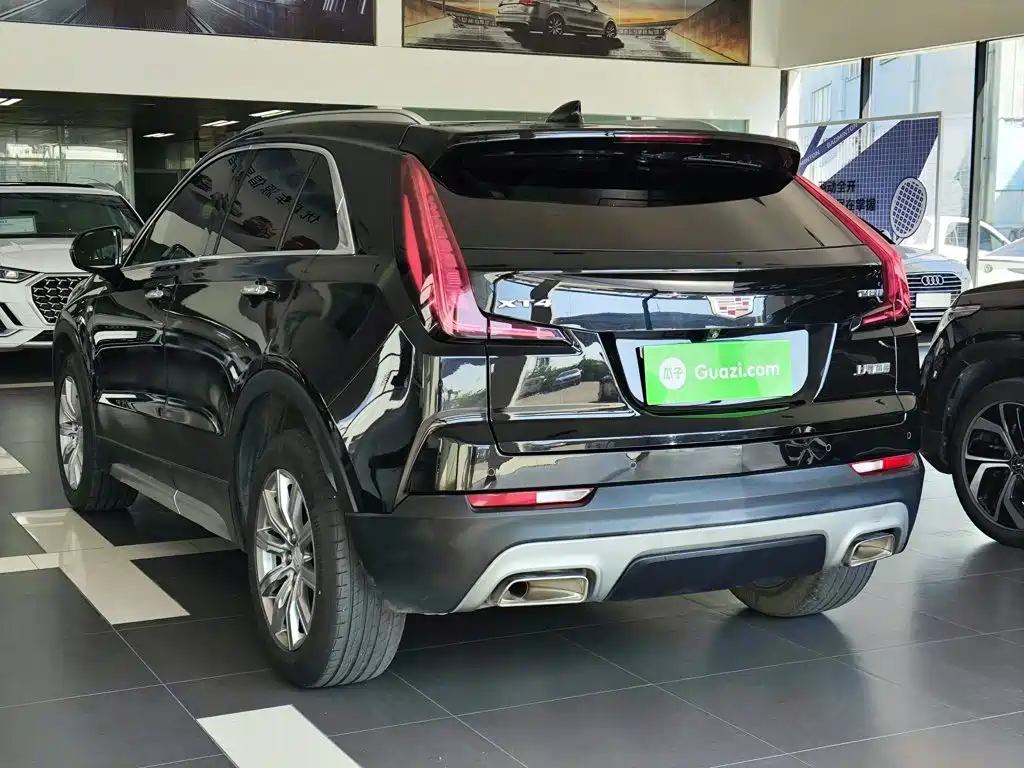 Cadillac XT4 2022 2022 28T FWD Luxury