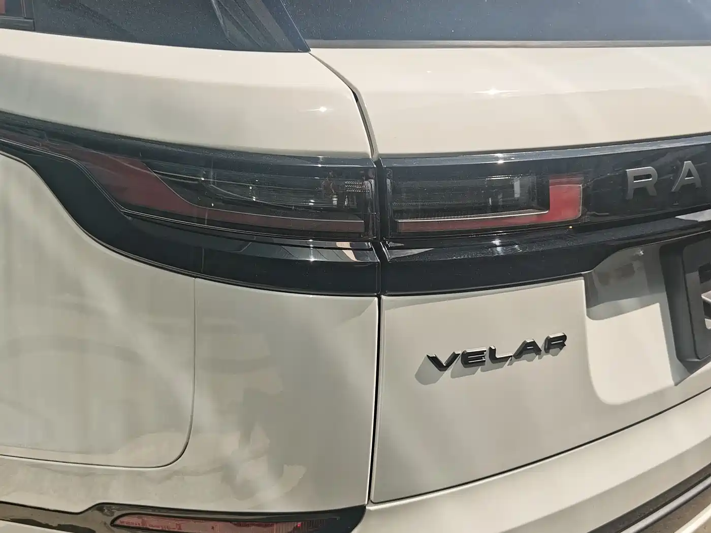 Land Rover Range Rover Velar 2025 Dynamic HSE фото 17