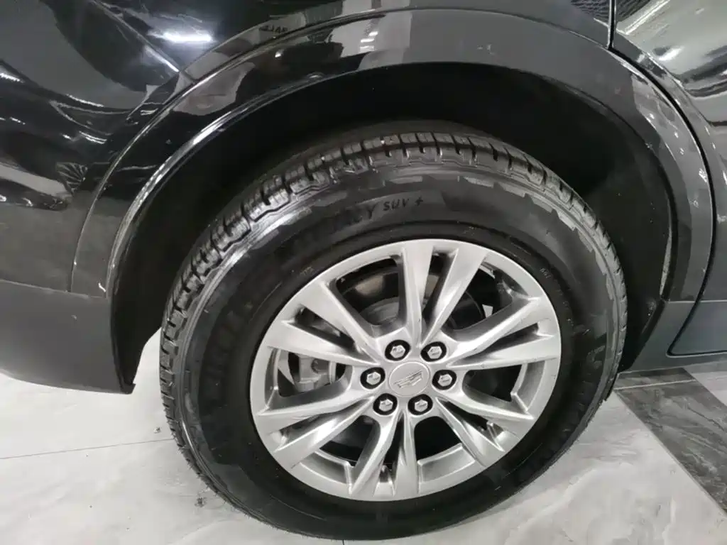 Фото 25 - Cadillac XT5