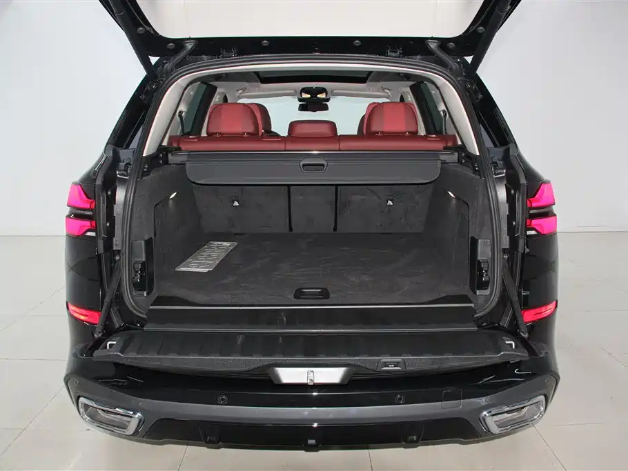BMW X5 2025 Model xDrive 30Li Exclusive M Sport Blackout Package фото 27
