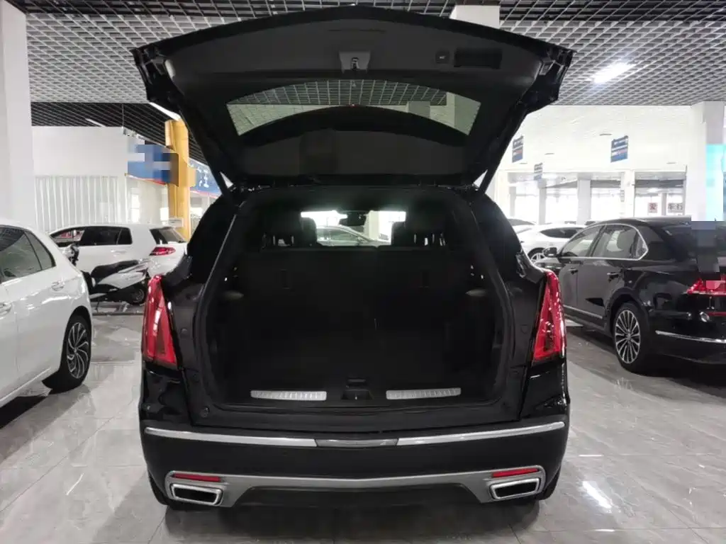 Фото 14 - Cadillac XT5