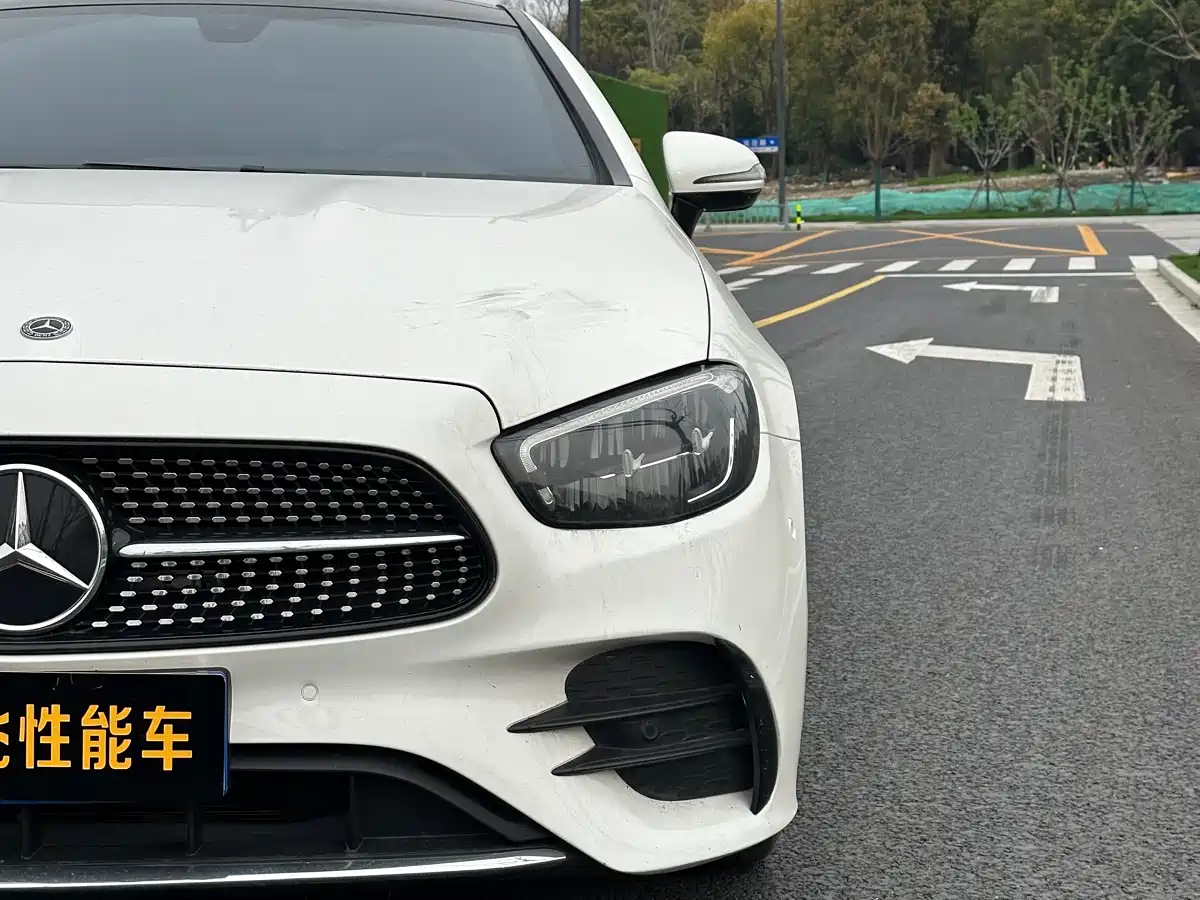 MERCEDES-BENZ E CLASS