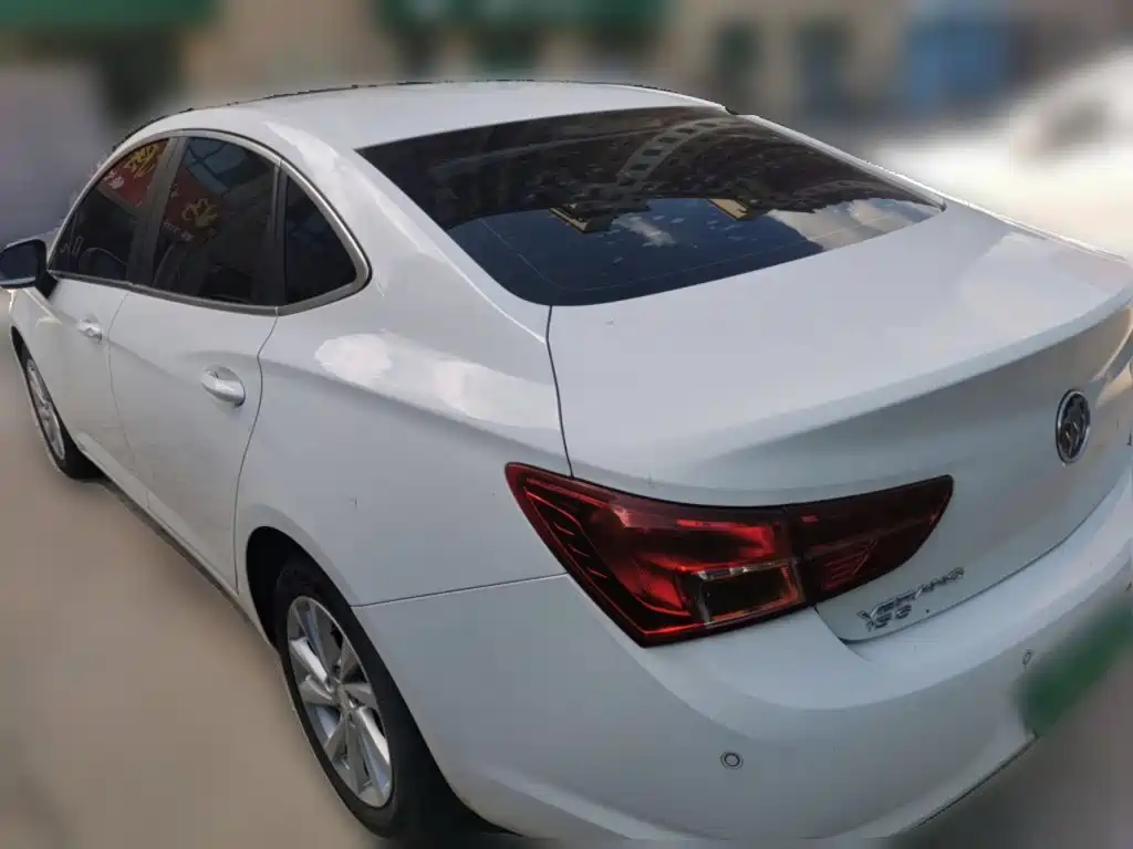 Photo 4 - Buick Verano