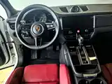 Photo 7 - Porsche Macan