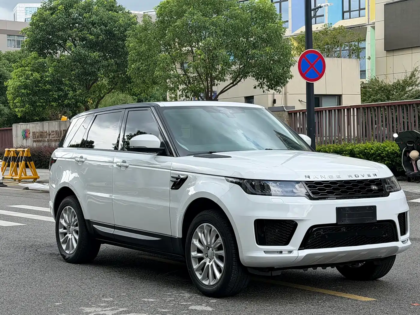 Фото 1 - Land Rover Range Rover Sport