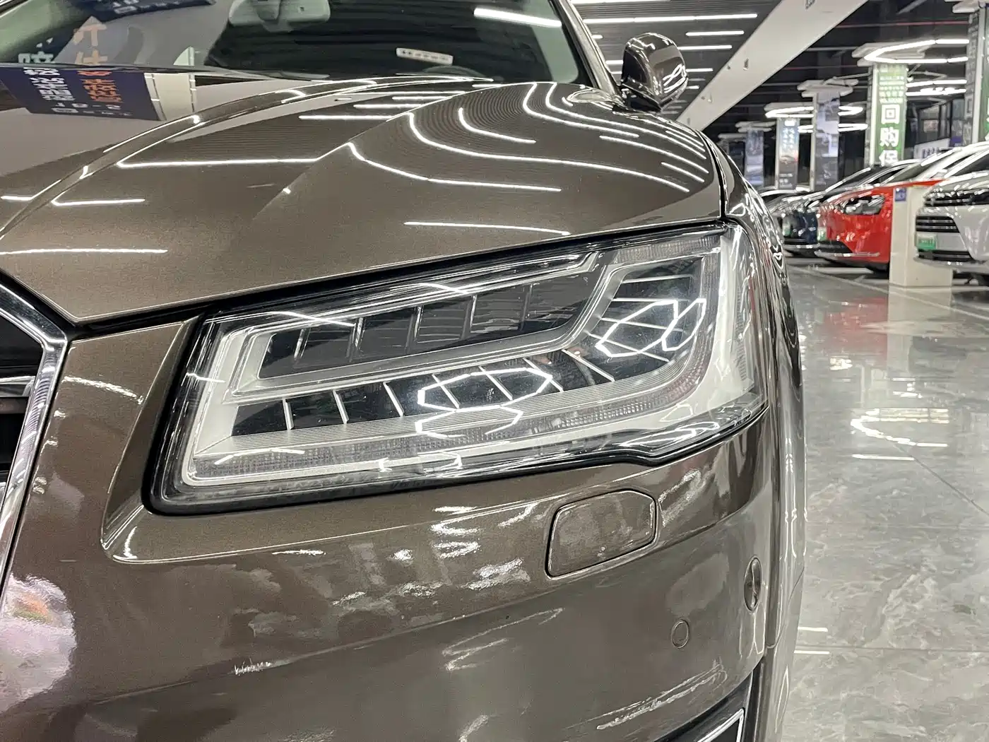 Photo 5 - Audi A8