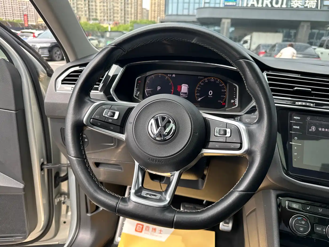 Volkswagen Tiguan L 2019 330TSI Automatic 2WD R-Line Flagship Edition China VI фото 14