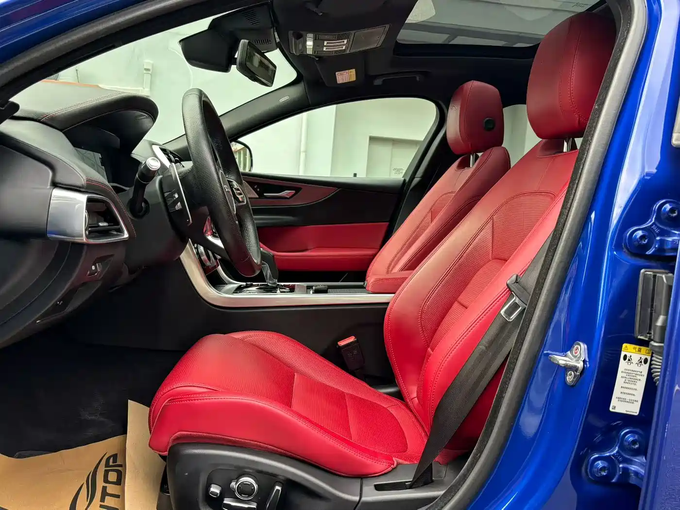 Jaguar XEL 2020 2.0T 250PS R-DYNAMIC HSE Luxury Sport Edition фото 5