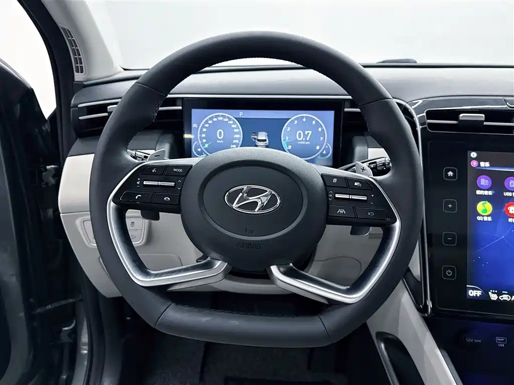 Hyundai Tucson 2021 Tucson L 1.5T DCT LUX Premium фото 12