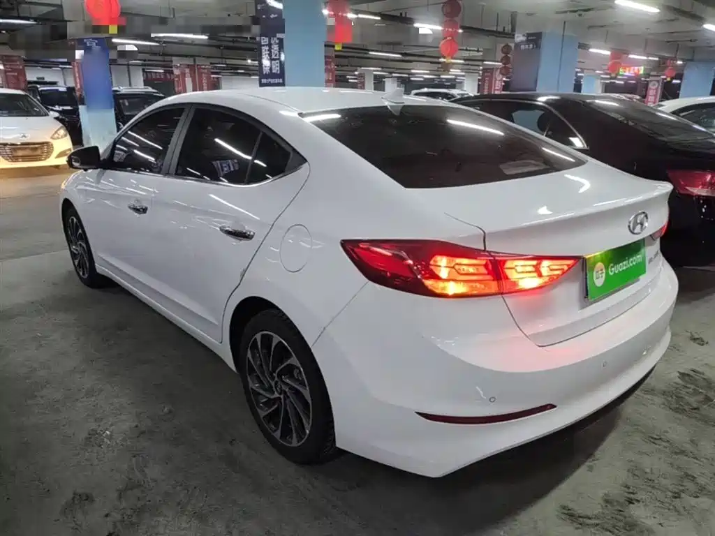 Hyundai Elantra 2020 1.5L CVT Smart Style·Elite фото 5