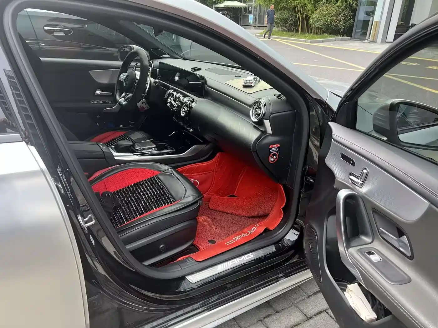 Mercedes-Benz A-Class AMG 2020 AMG A 35 L 4MATIC фото 4