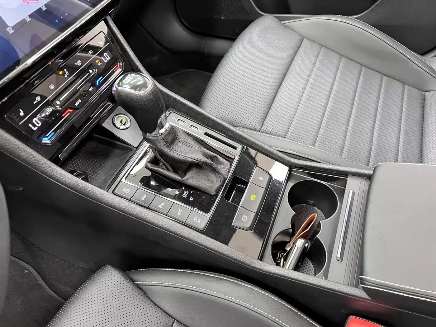 Škoda Superb 2025 Model TSI280 DSG Premium Edition фото 23