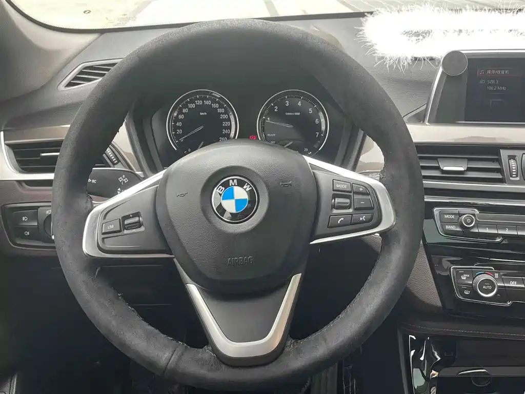 BMW X1 2019 sDrive18Li Premium Model фото 15