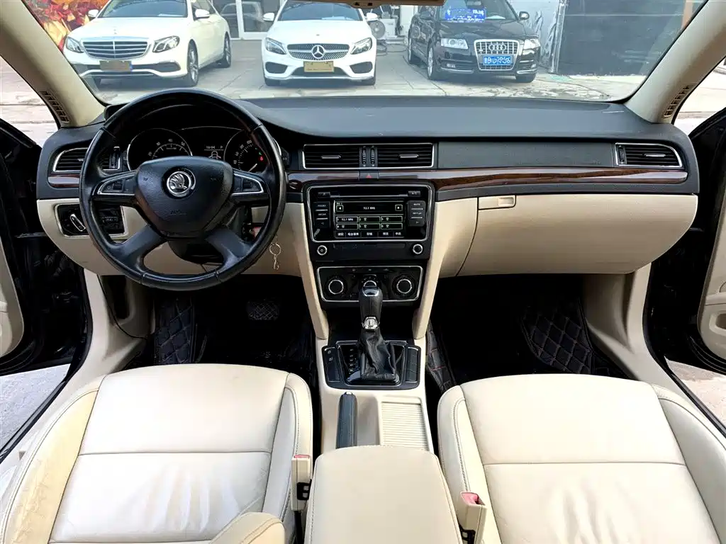 Škoda Superb 2013 1.8TSI Automatic Elite Edition фото 6