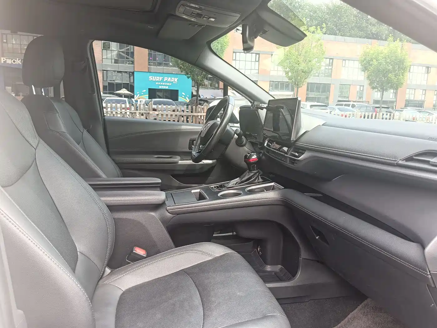 Toyota Sienna 2021 2.5L Hybrid Premium Edition фото 30