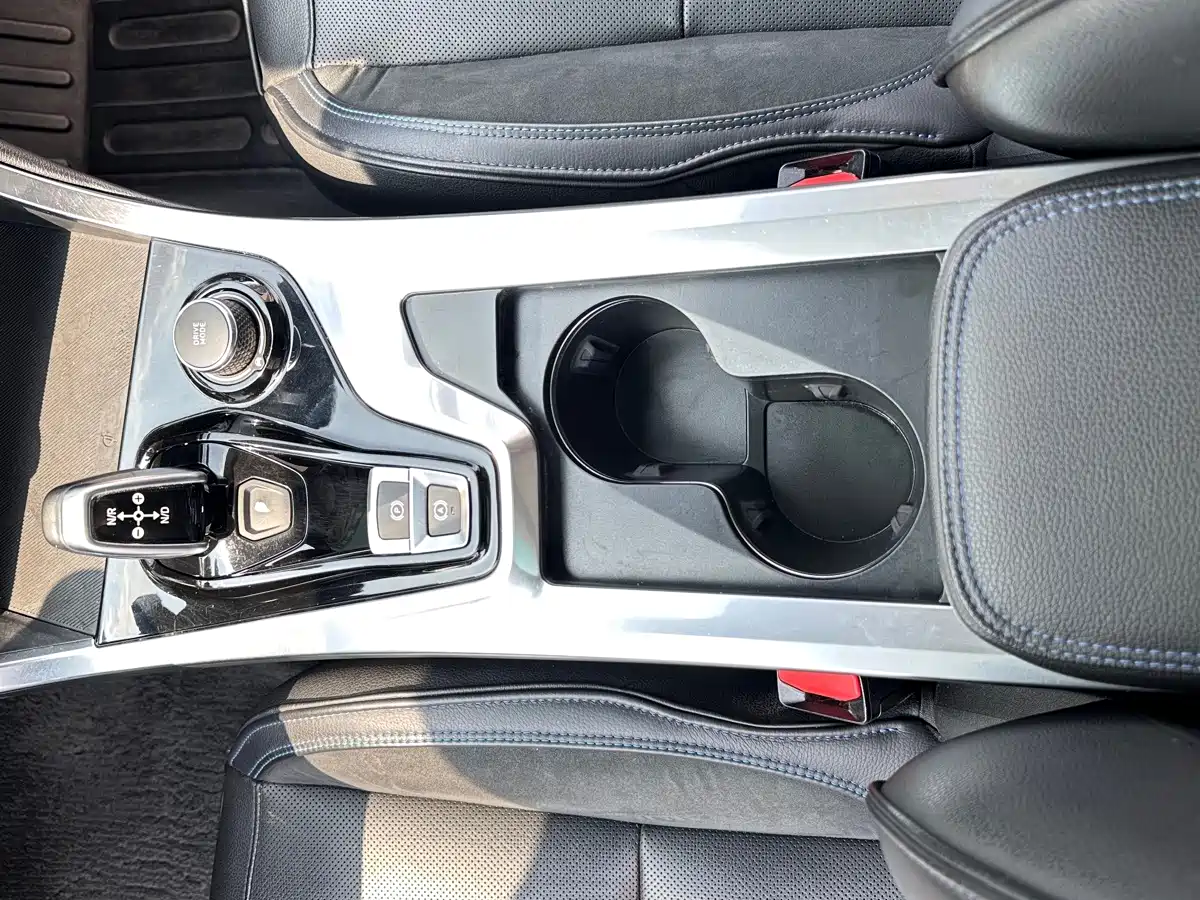 Lynk & Co 01 EM-P 2018 2018 1.5T PHEV Jin Pro China V
