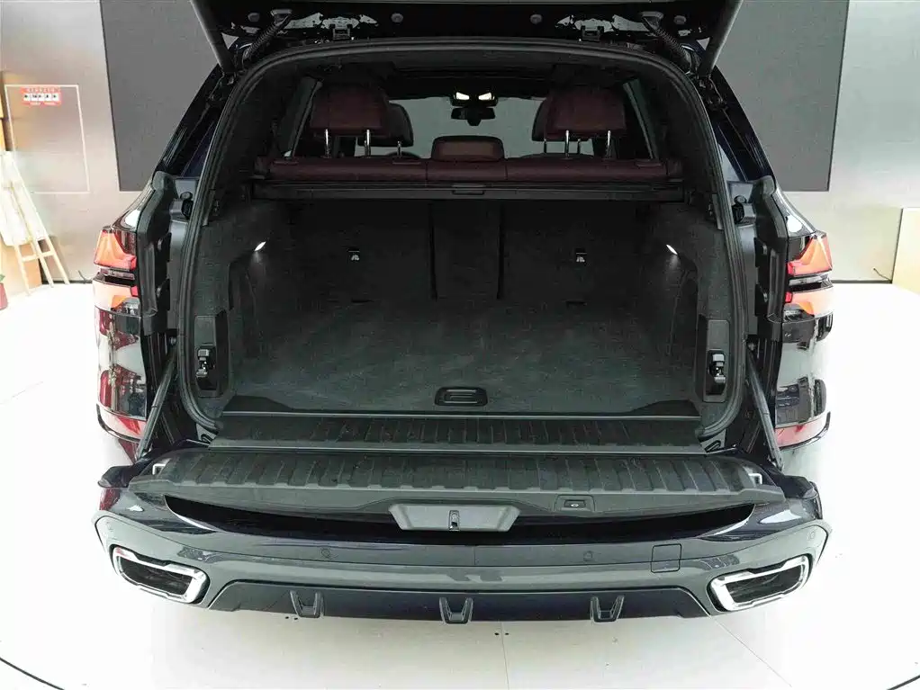 BMW X5 2026 2025 Model xDrive 40Li M Sport Blackout Package