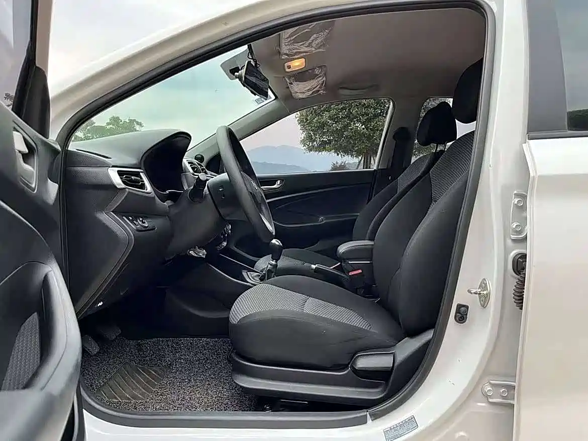 Hyundai Verna 2017 1.4L Manual Renewal China V фото 8