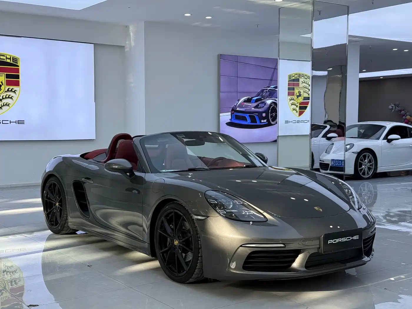 Porsche 718 2016 Boxster 2.0T фото 3