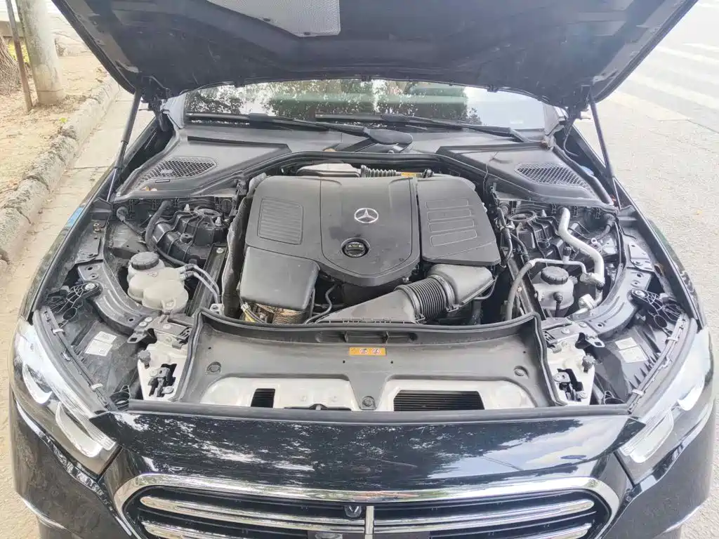 Mercedes-Benz E-Class, миниатюра 3