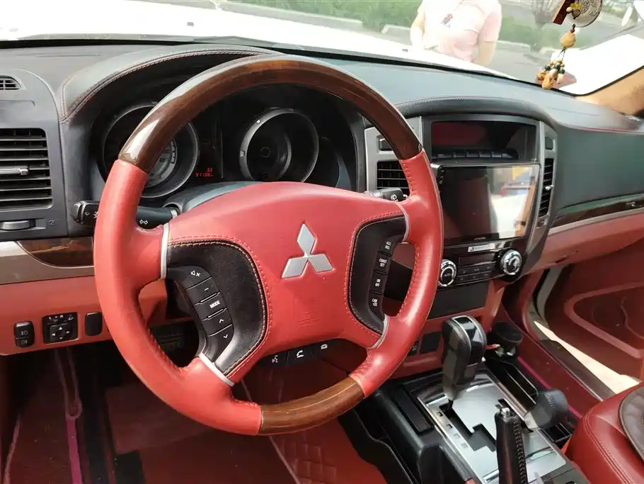 Mitsubishi Pajero 2006 Model 3.8L AT GLS фото 12