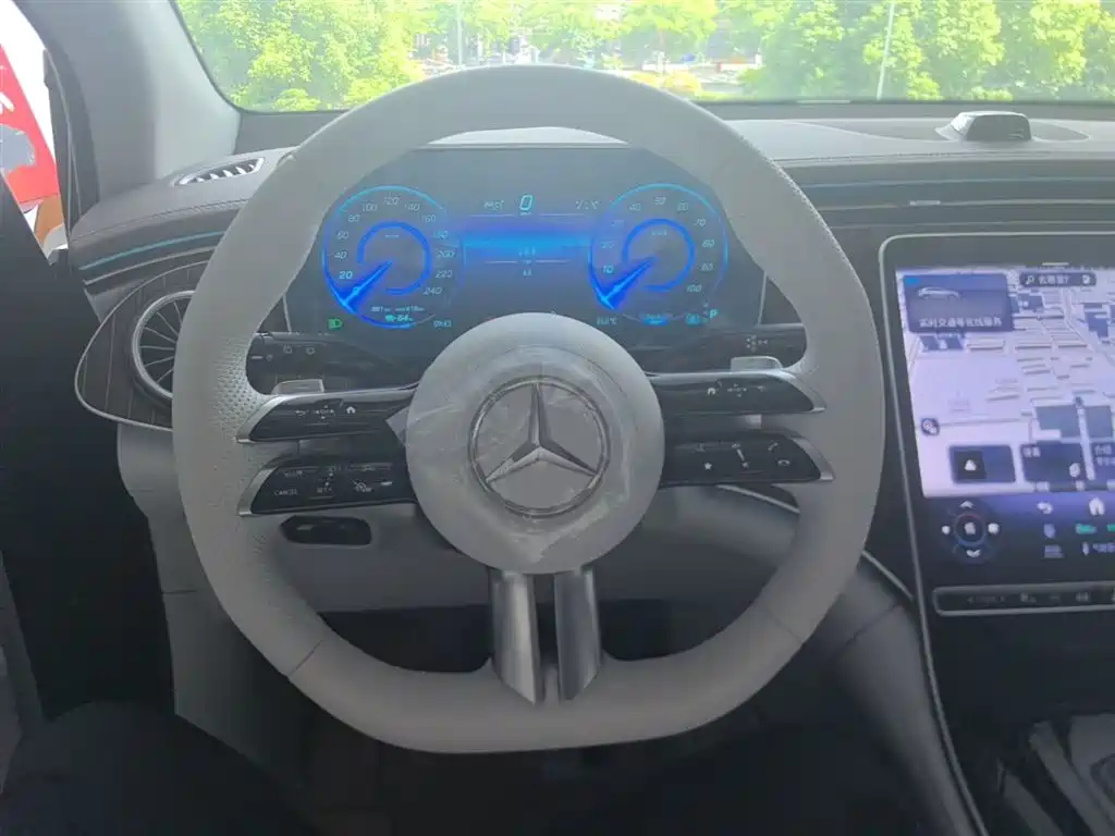 Mercedes-Benz EQE SUV 2024 500 4MATIC Pioneer Edition фото 11