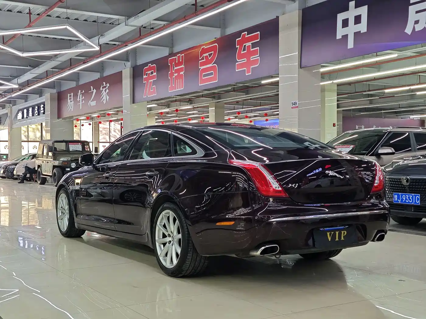 Jaguar XJ 2010 Model XJL 5.0 Panoramic Luxury Edition фото 6