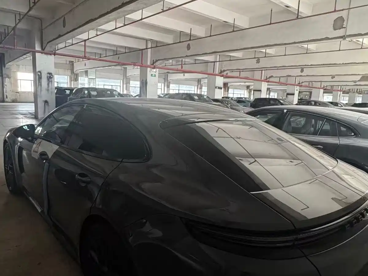 Photo 10 - Porsche Panamera