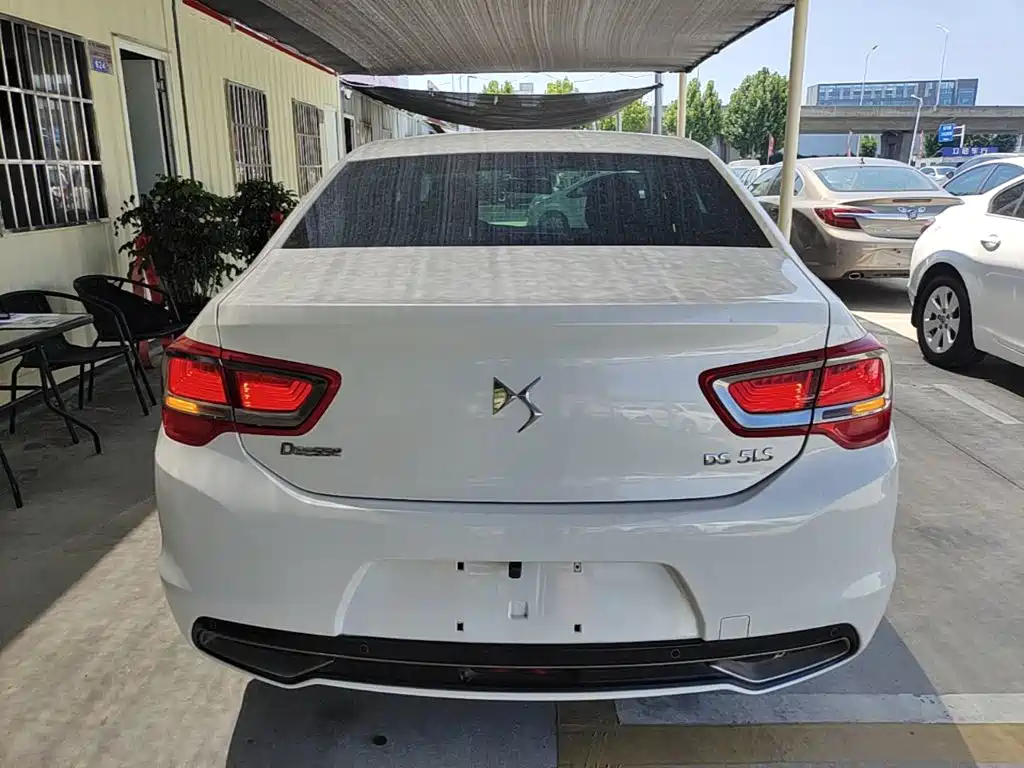 DS 5LS 2016 2016 1.6T Style Edition THP160