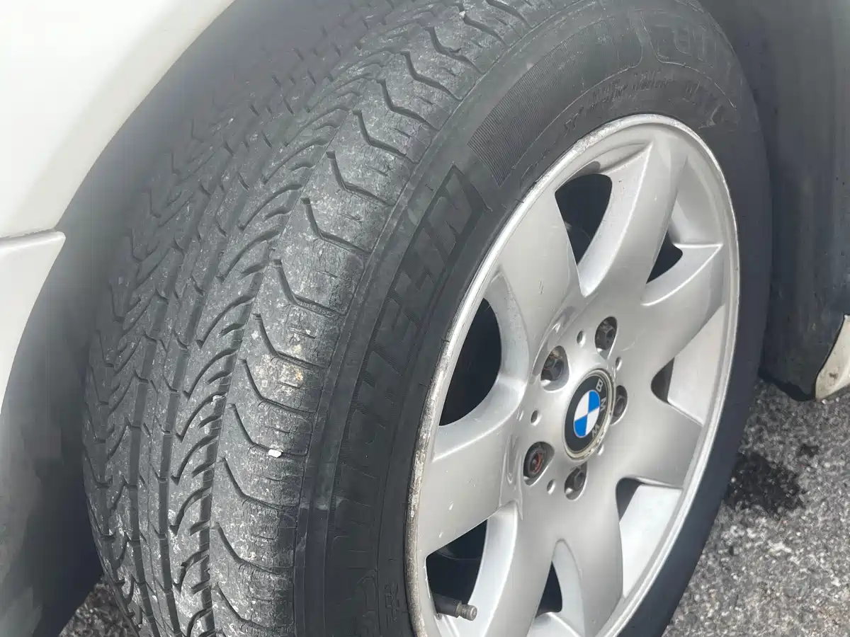BMW 3 Series 2005 320i Leading фото 23
