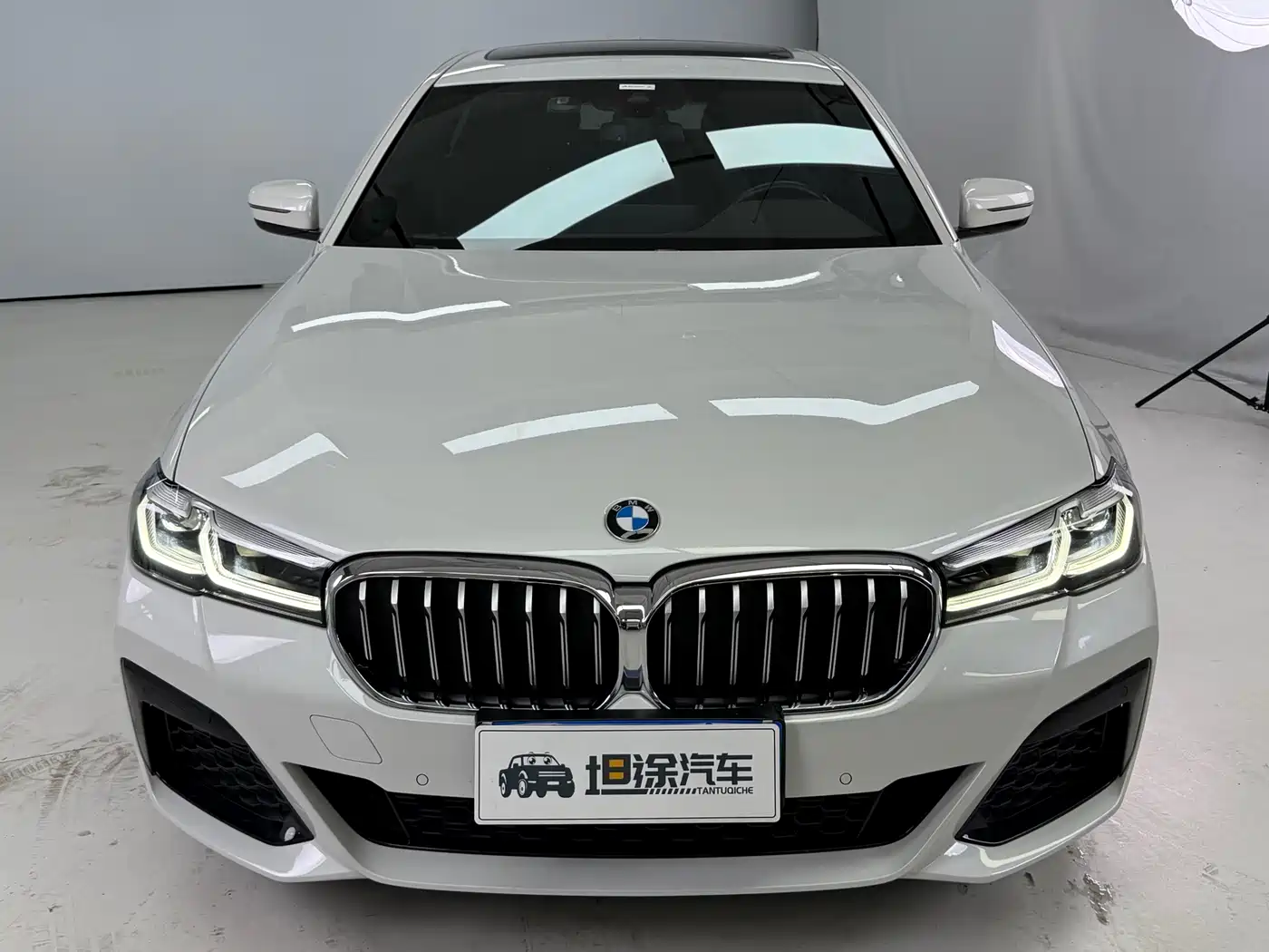 BMW 5 Series 2023 Facelift 530Li Leading M Sport Package фото 2