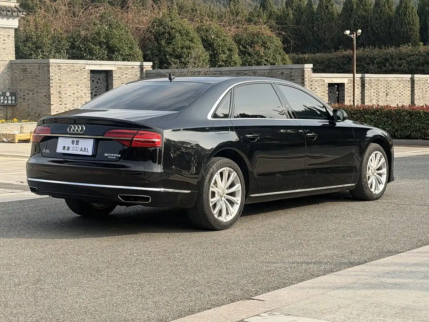 Фото 11 - Audi A8