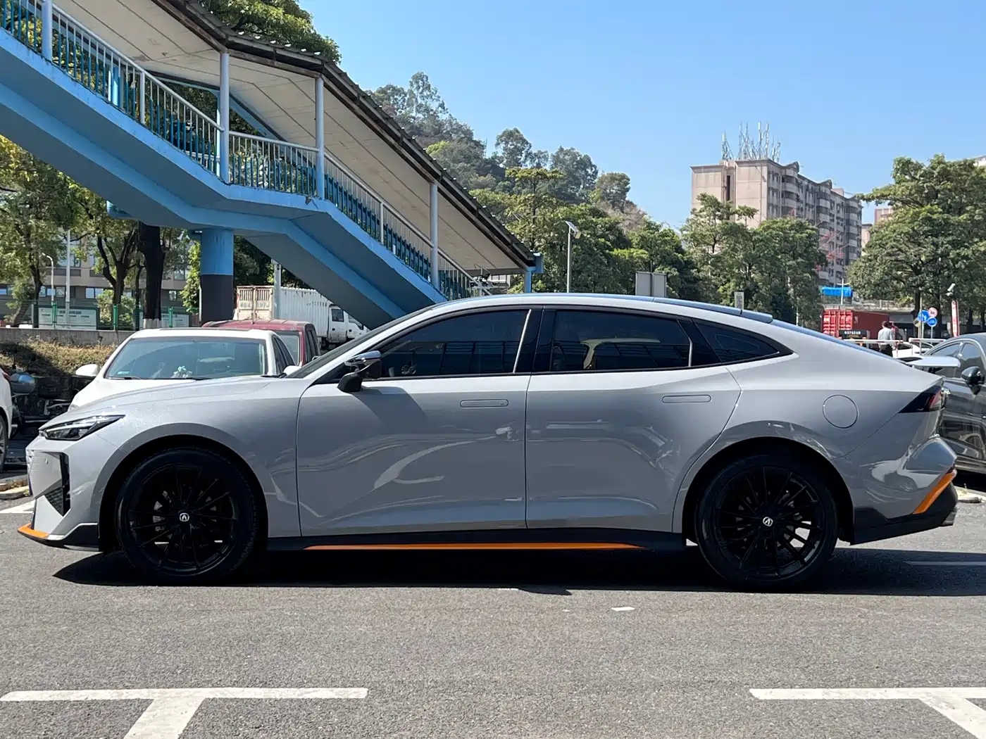 CHANGAN UNI-V