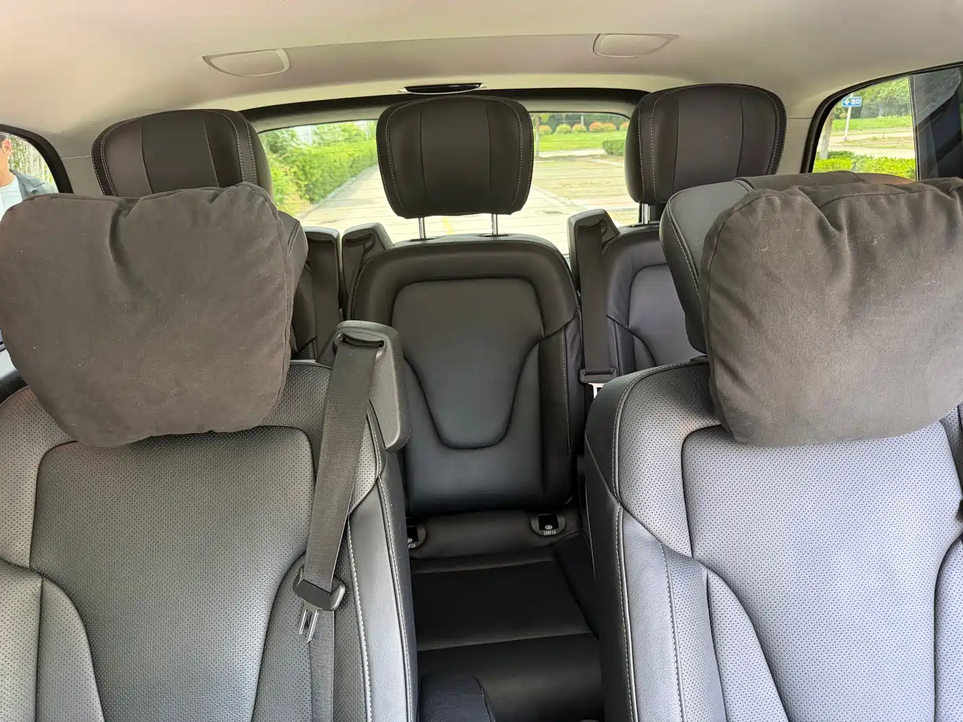 Mercedes-Benz V-Class 2017 Model V 260 L Premium Extended Edition фото 14