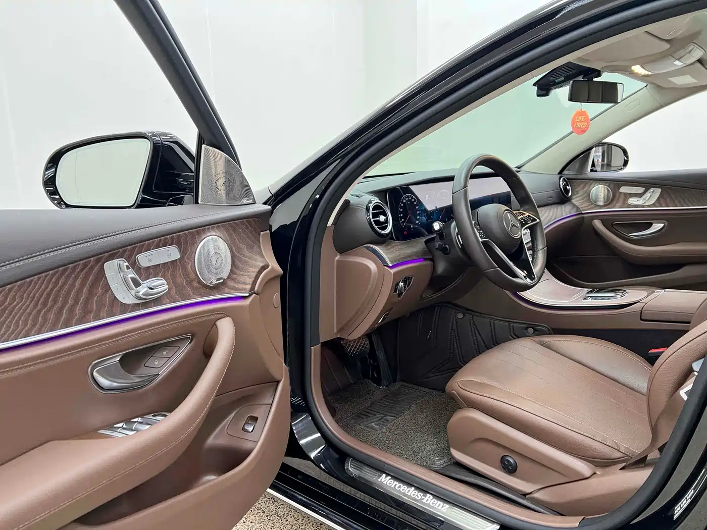 Mercedes-Benz E-Class 2023 Facelift E 300 L Luxury фото 14