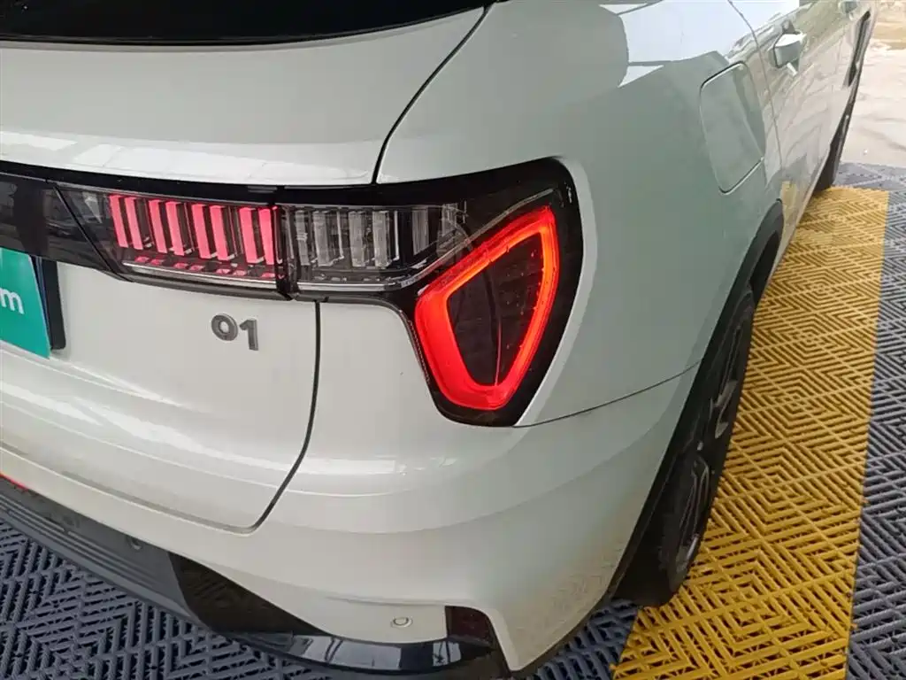 Lynk & Co 01 2021 2.0TD 2WD Pro фото 8