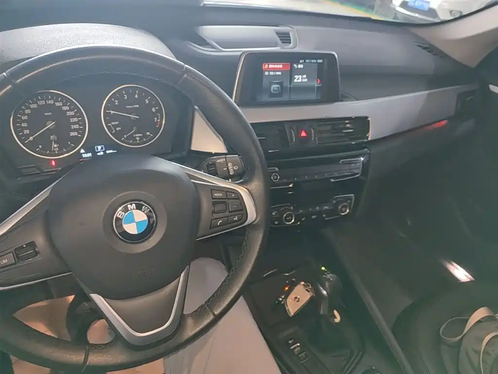 BMW X1 2018 sDrive20Li Leading Model фото 10