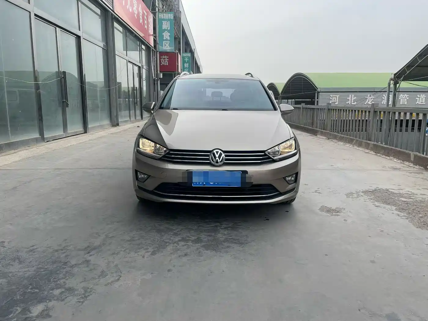 Volkswagen Golf Sportsvan 2018 230TSI Automatic Luxury фото 2