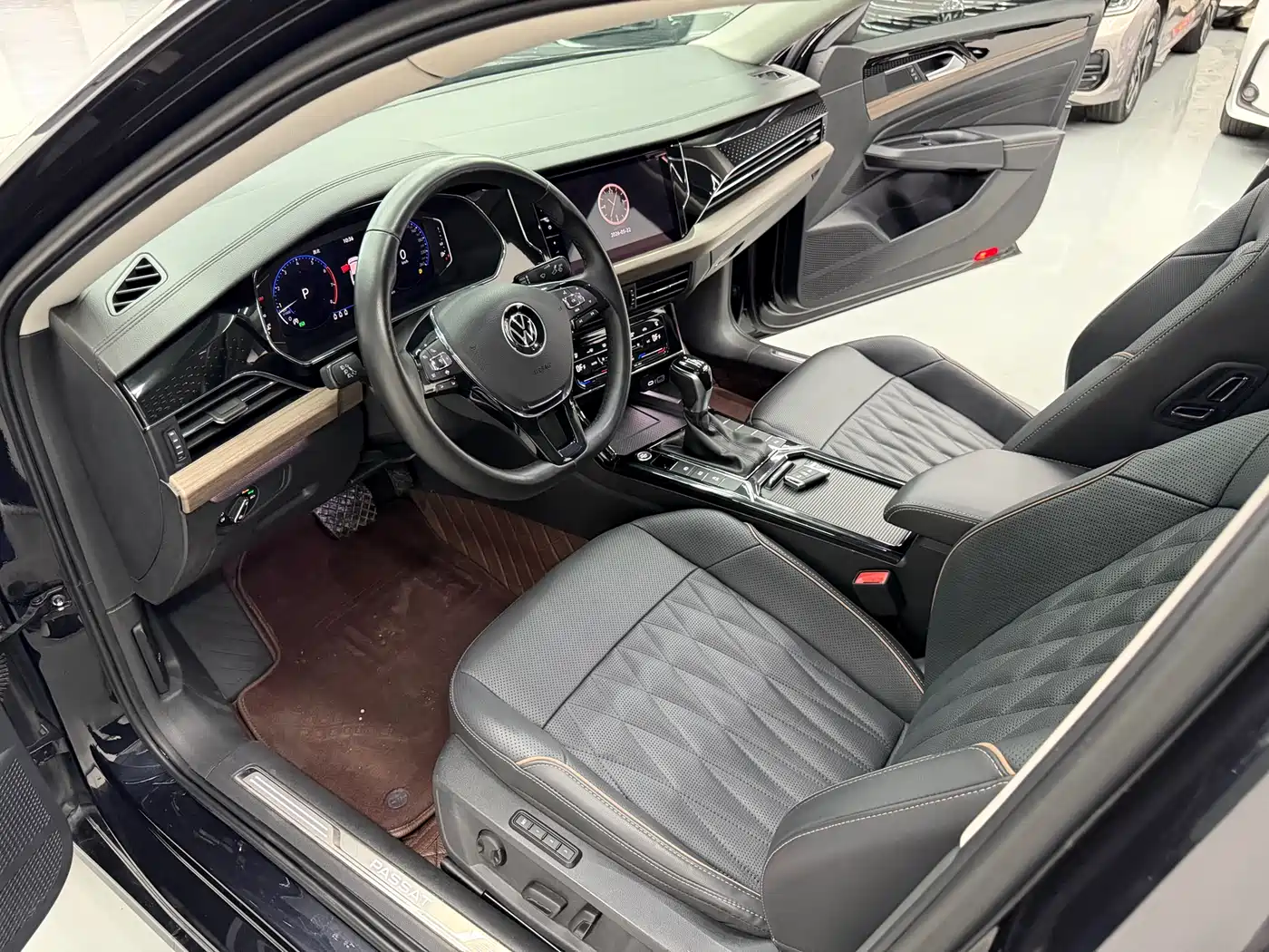 Volkswagen Passat 2020 Facelift 380TSI Luxury China VI фото 8