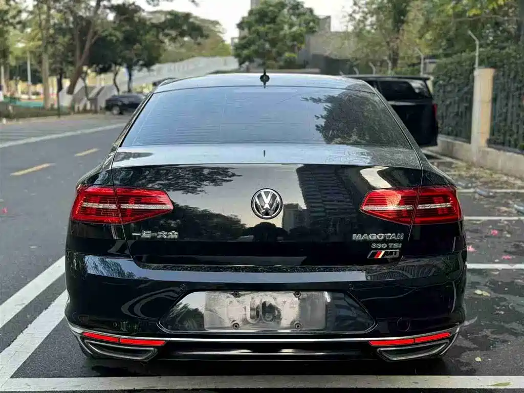 Volkswagen Magotan 2017 330TSI DSG Luxury фото 5