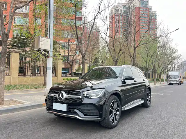 MERCEDES-BENZ GLC