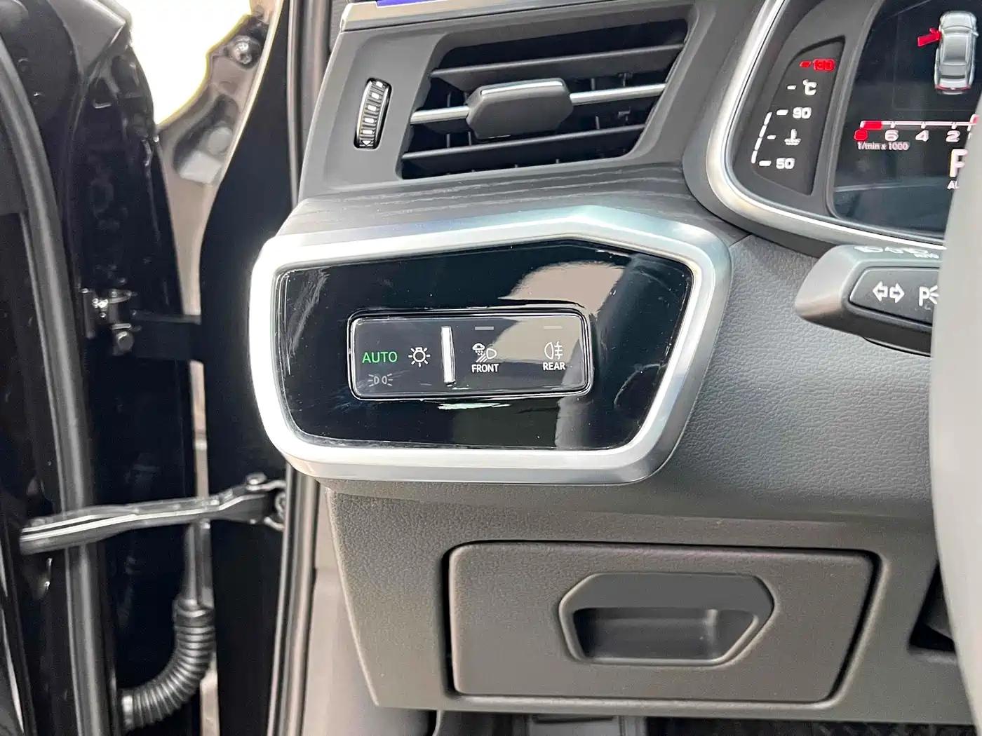 Audi A6L 2024 45 TFSI Premium Dynamic фото 32