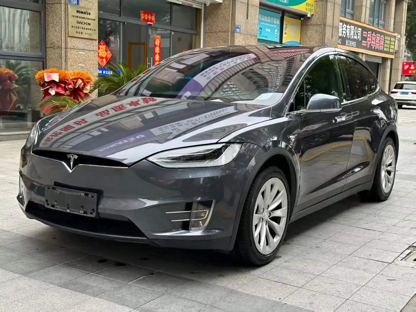 TESLA MODEL X