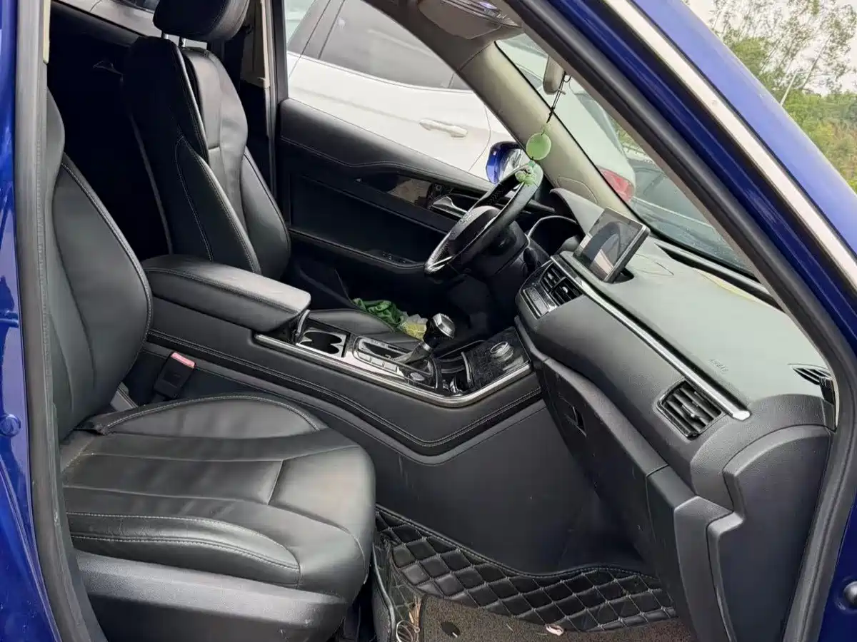 Фото 7 - Hongqi H5