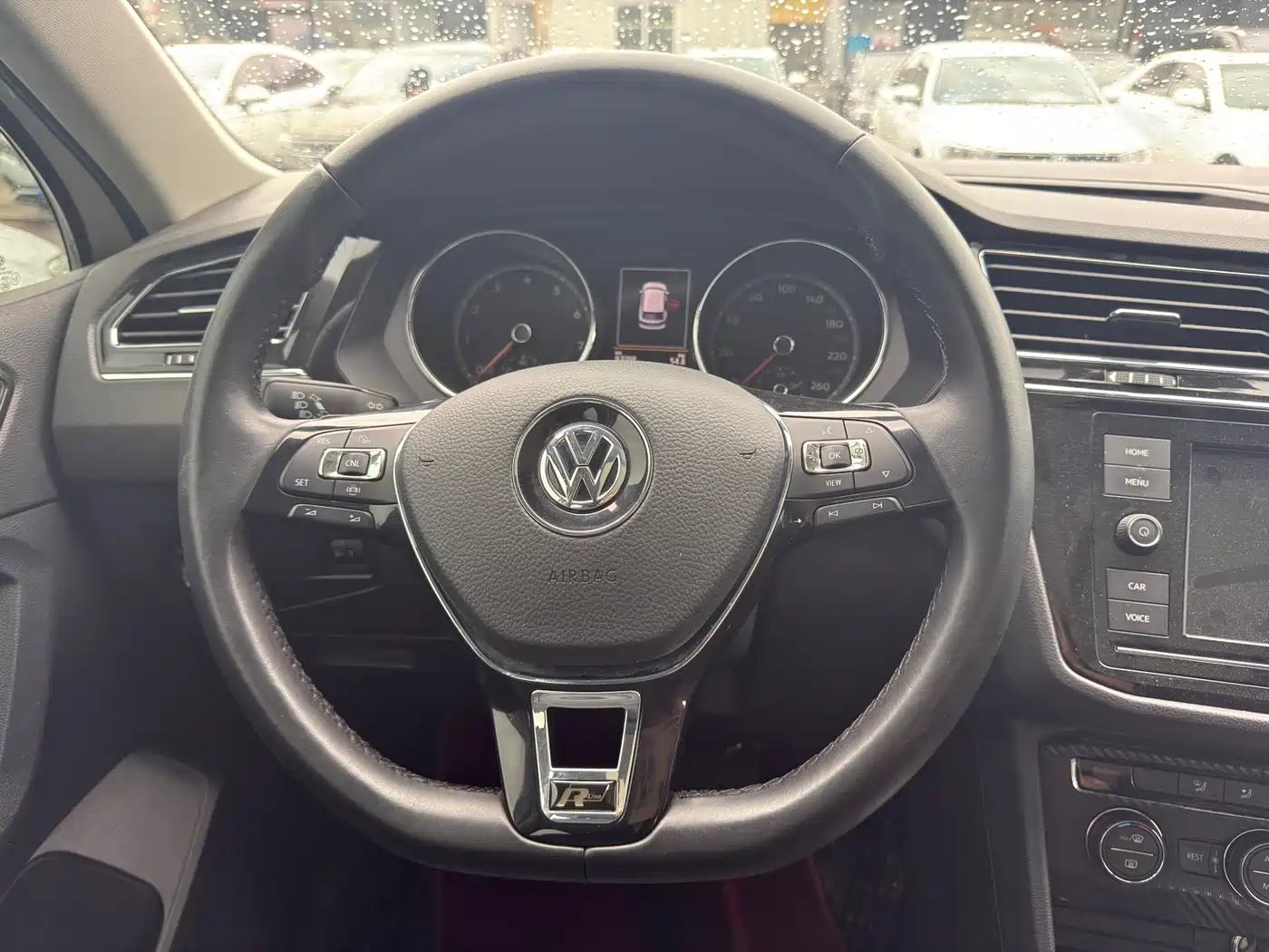 Volkswagen Tiguan L 2019 330TSI Automatic 2WD Smart Luxury Edition China VI фото 6